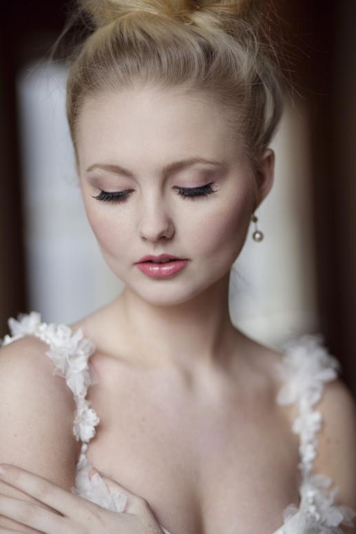 Bridal makeup photo for Beauty by Bethany, Bethany Tiesman, bridal, lash and brow artist in Louisville KY